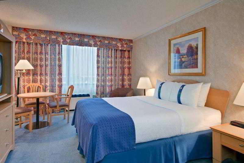 Delta Hotels By Marriott Saguenay Conference Centre Habitación foto